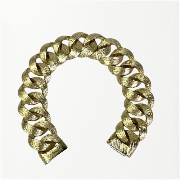 Vintage Bracelet Gold Tone Matte Chunky Chain Linked Magnetic Statement Jewelry - Picture 5 of 9